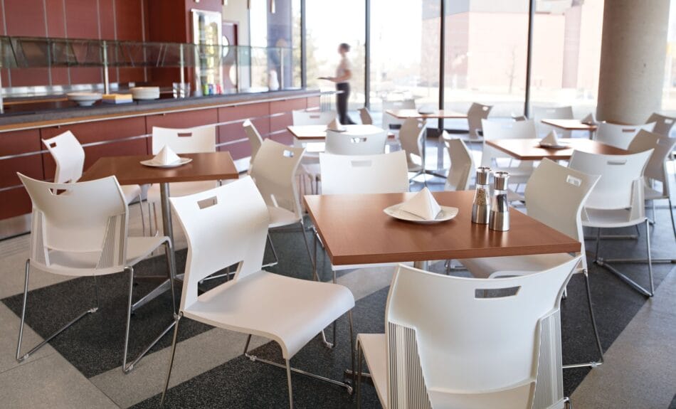 6620sIVCinCafeteria