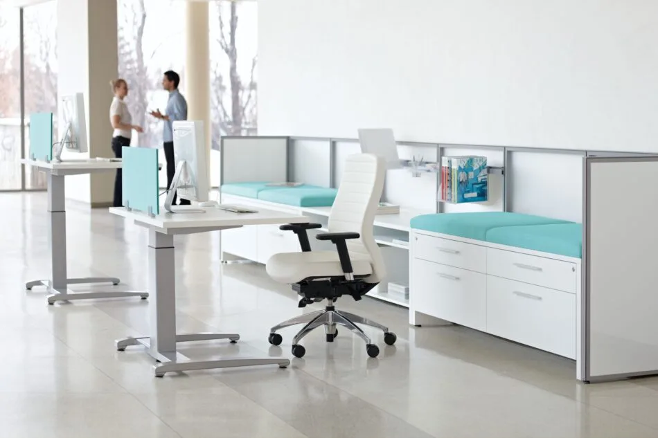 AspenBehindClinicianDesk