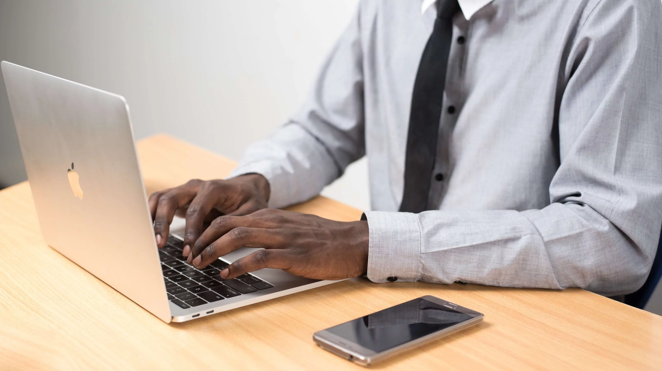 Using Office Furniture Houston and Tech To Boost Productivity