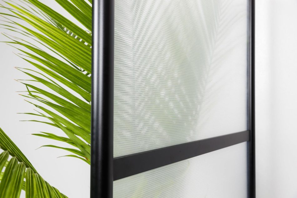 Closeup of twinwall panels inside a black-framed Split model screen.