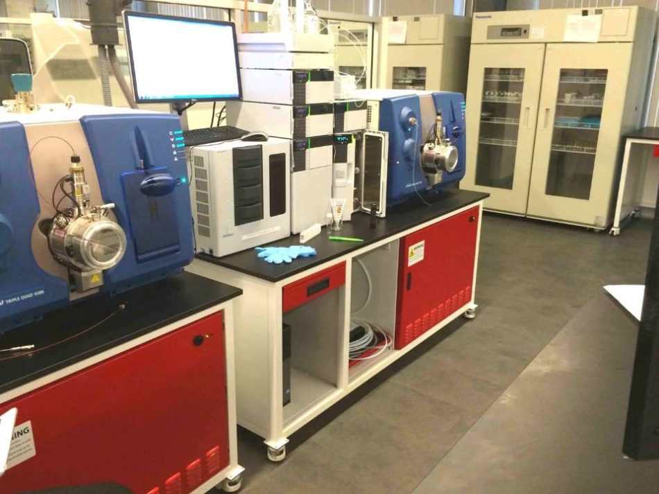 lab equipment cart