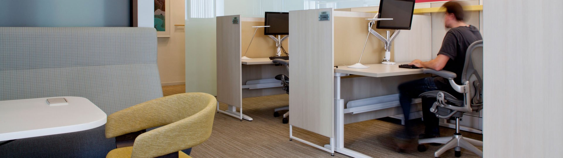 Unite cubicle desk systems by KI